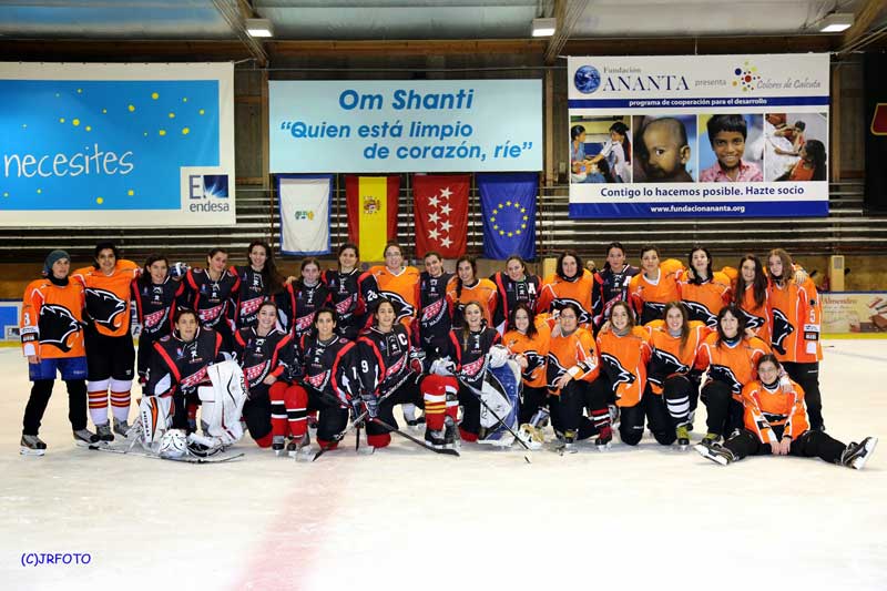 LNSHHF : Equipos de la SAD MAJADAHONDA y el CP MILENIO LOGROÑO (Imagen cedida por : Comunicación SAD Majadahonda - María Espadas Bardón // Foto: JR FOTO)