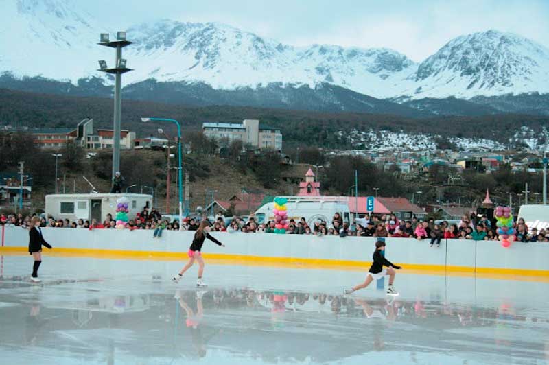 Pista de Patinaje CARLOS 'TACHUELA' OYARZÚN - Ushuaia (Tierra del Fuego) - ARGENTINA