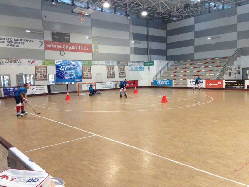 MIERES (ASTURIAS) - Pista de Hockey Patines Polideportivo VISIOLA ROLLÁN